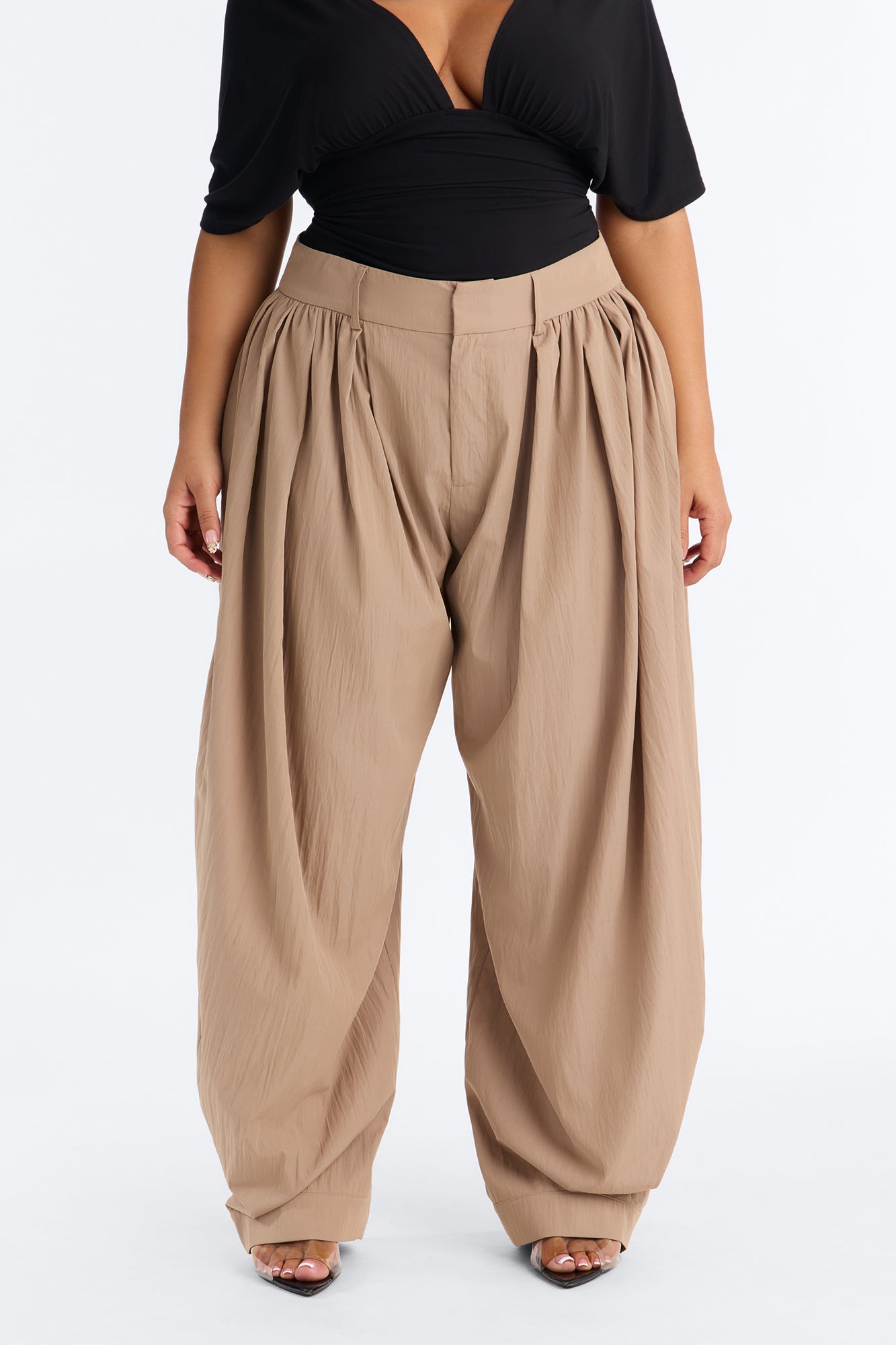 Laynee Lightweight Pleated Barrel Leg Trouser - Beige
