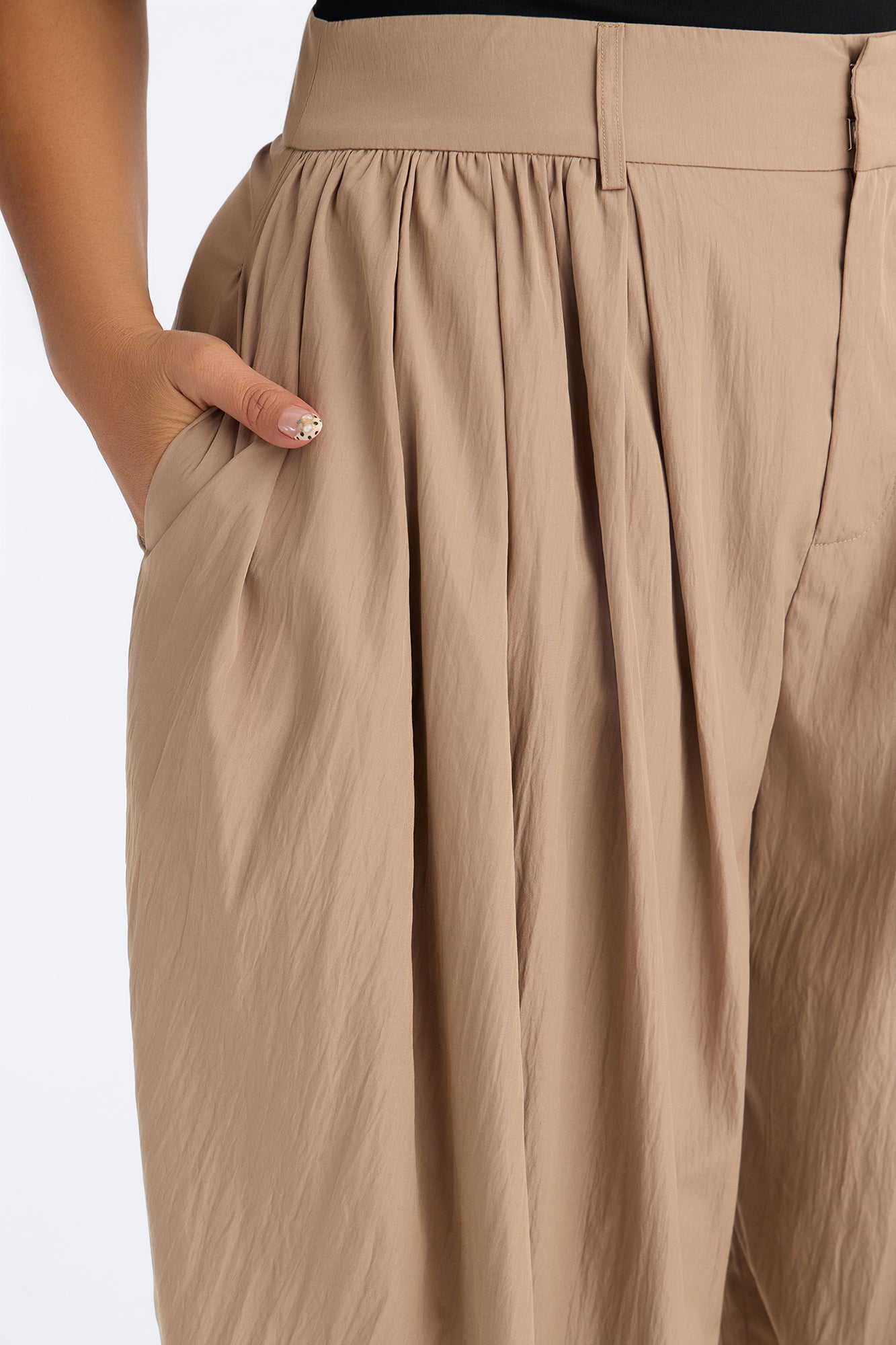 Laynee Lightweight Pleated Barrel Leg Trouser - Beige