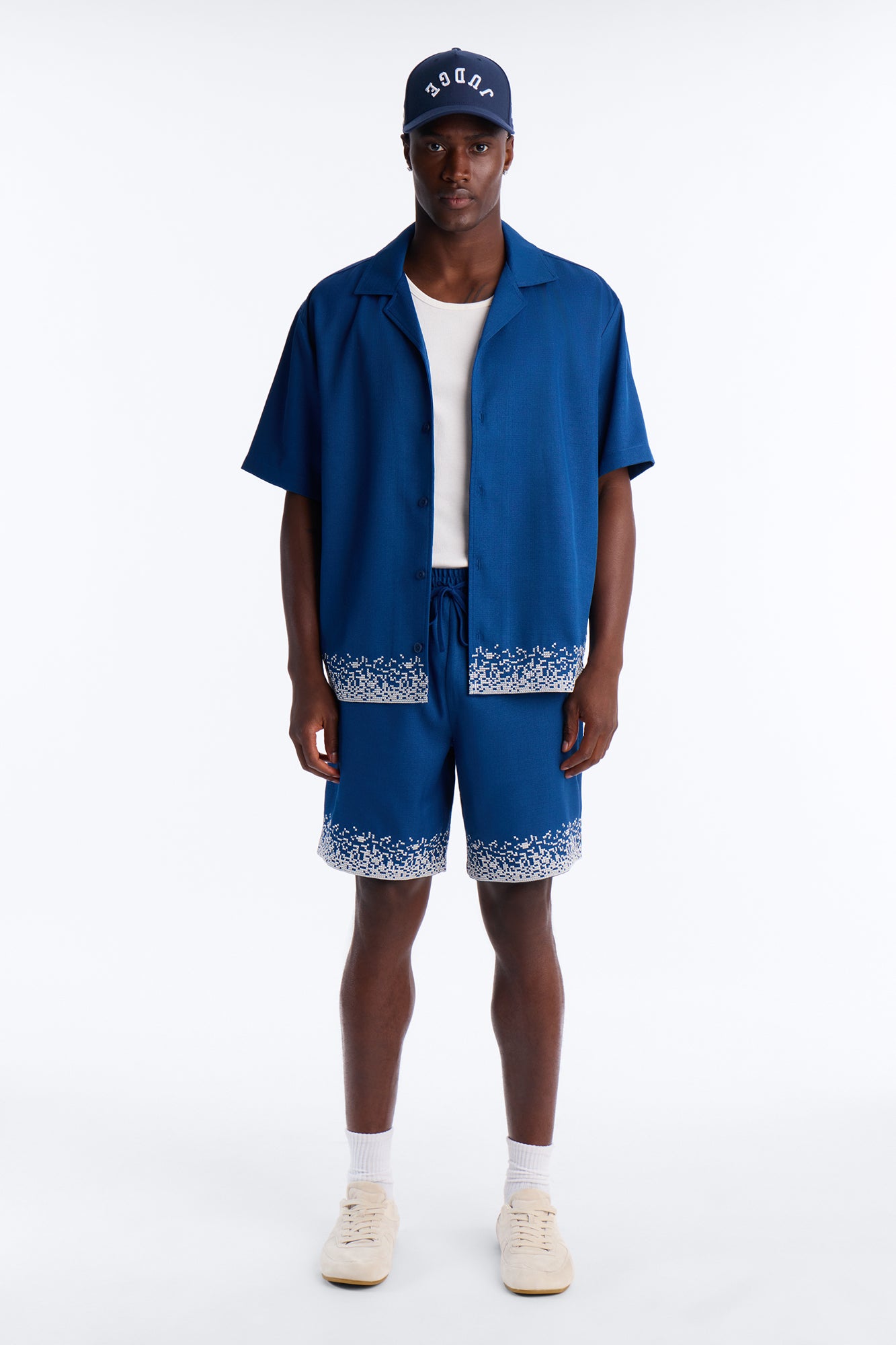 Relaxed Cascade Embroidered Short - Navy/combo