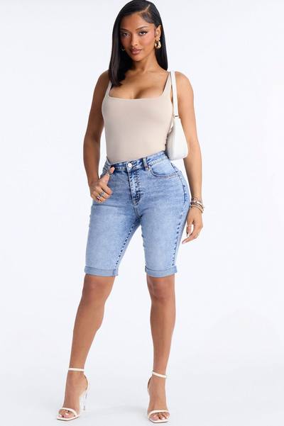 Mendocino Cuffed Stretch Bermuda Shorts - Medium Wash