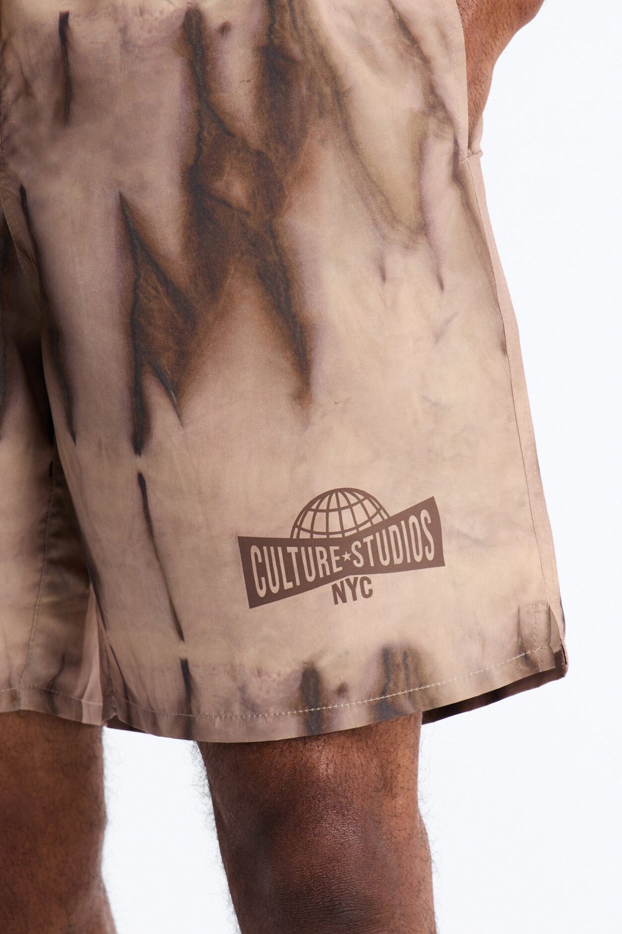 Relaxed Artificial View Short - Brown