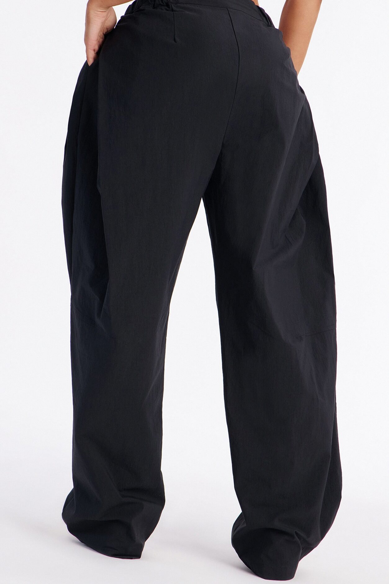 Slick Moves Only Windbreaker Barrel Pant 31″ - Black