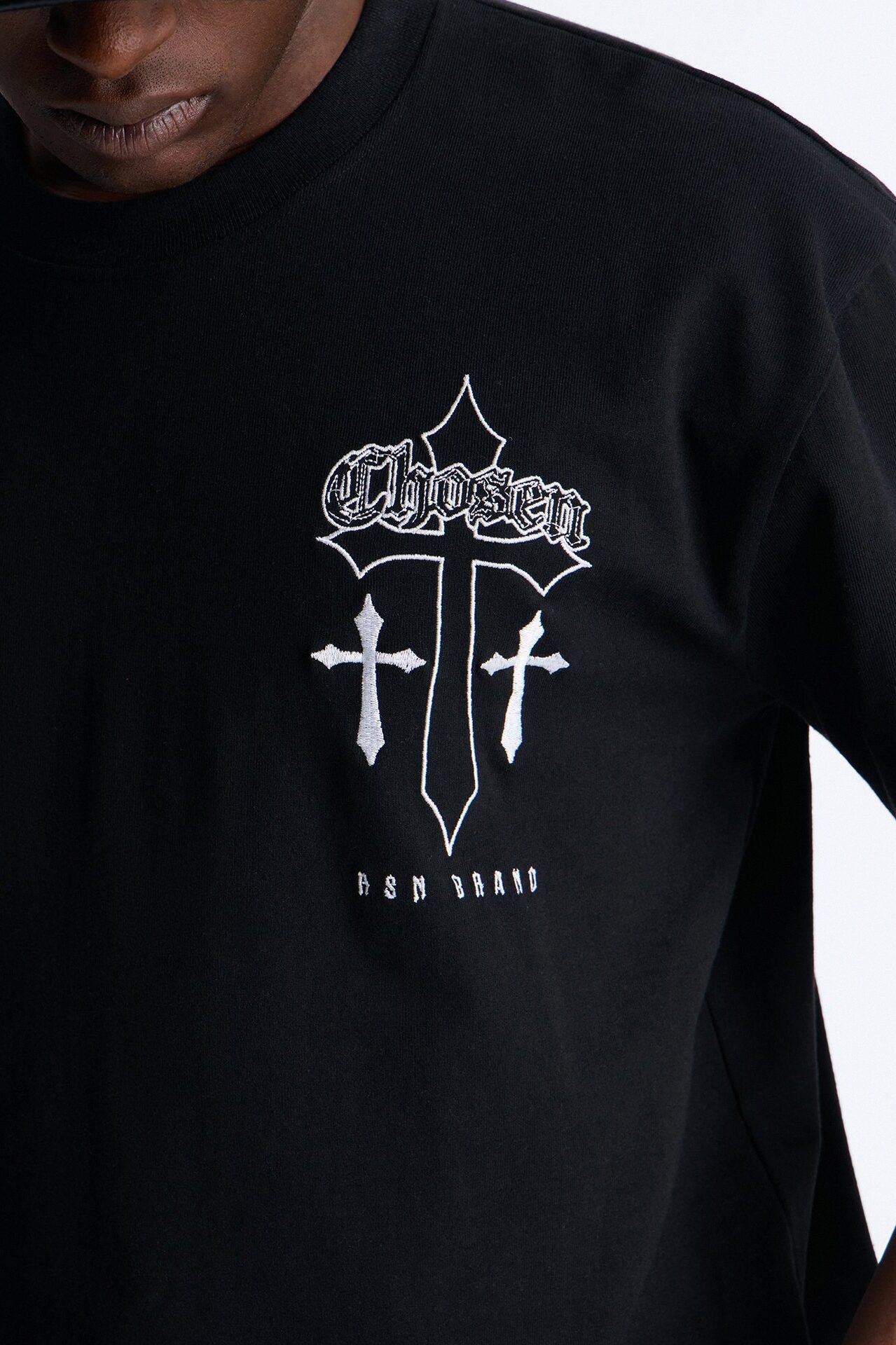 Chosen Cross Embroidery Short Sleeve Tee - Black