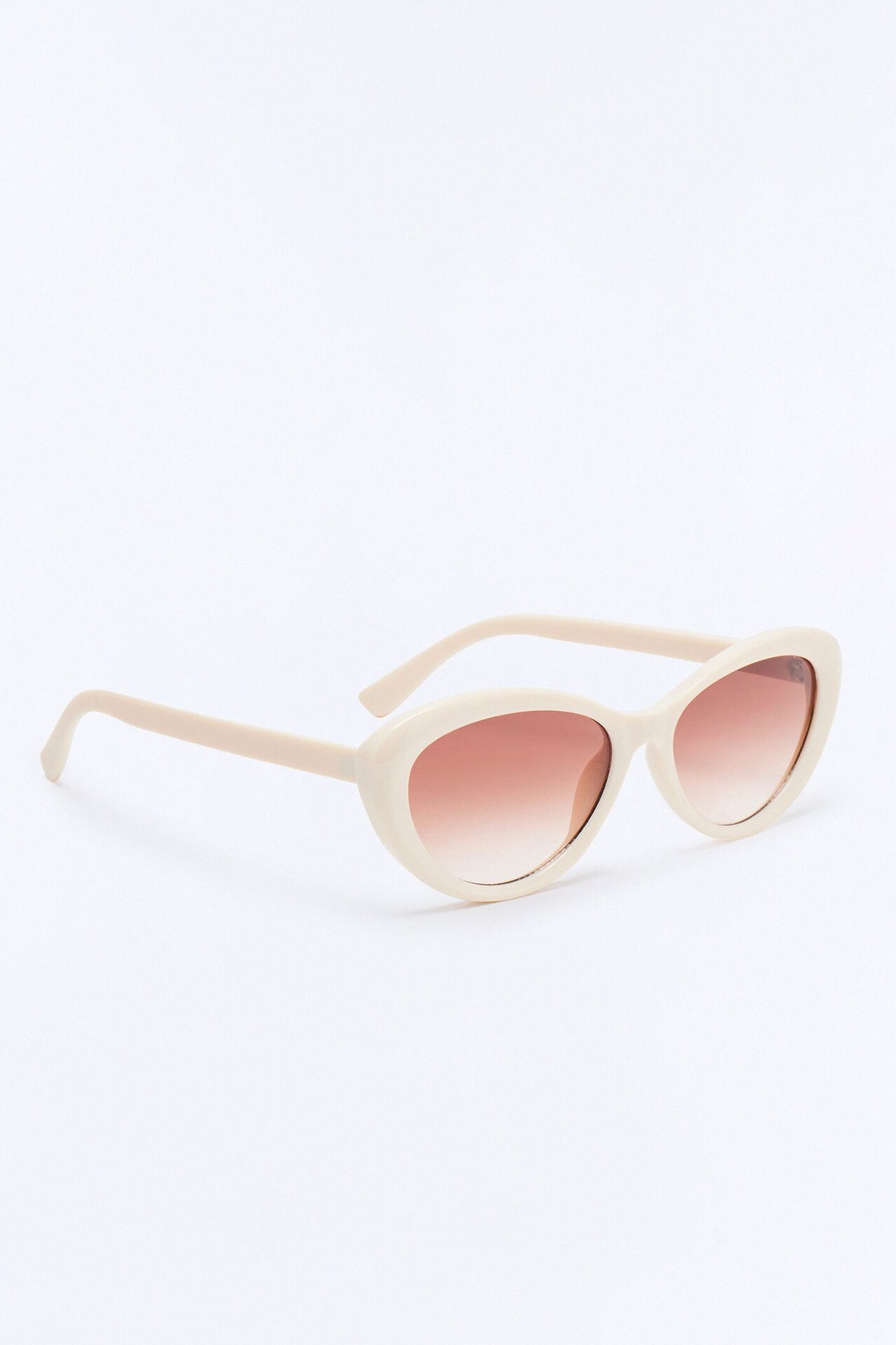 Chic Flick Sunglasses - Ivory