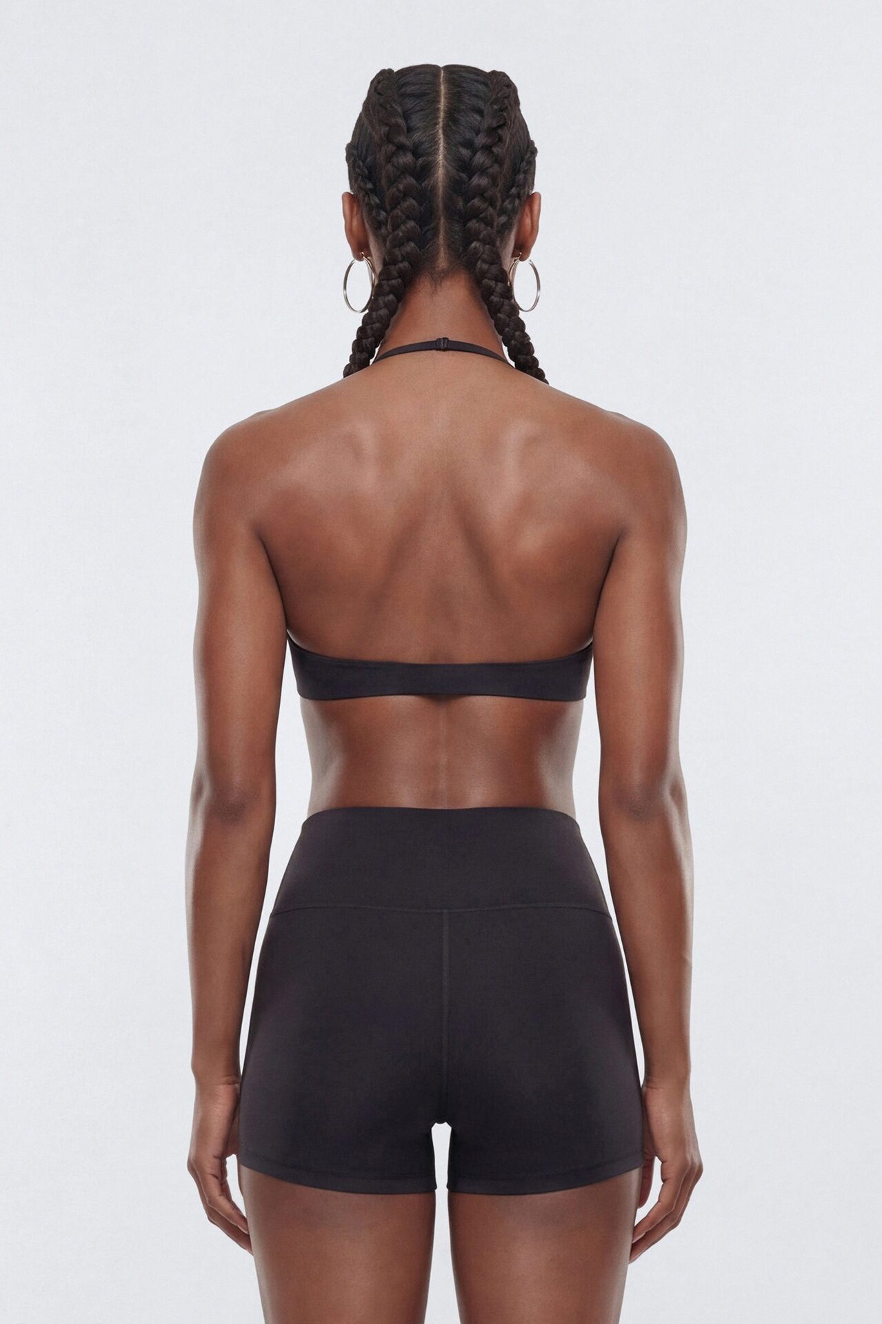 AirSculpt™ Scoop Halter Sports Bra - Black