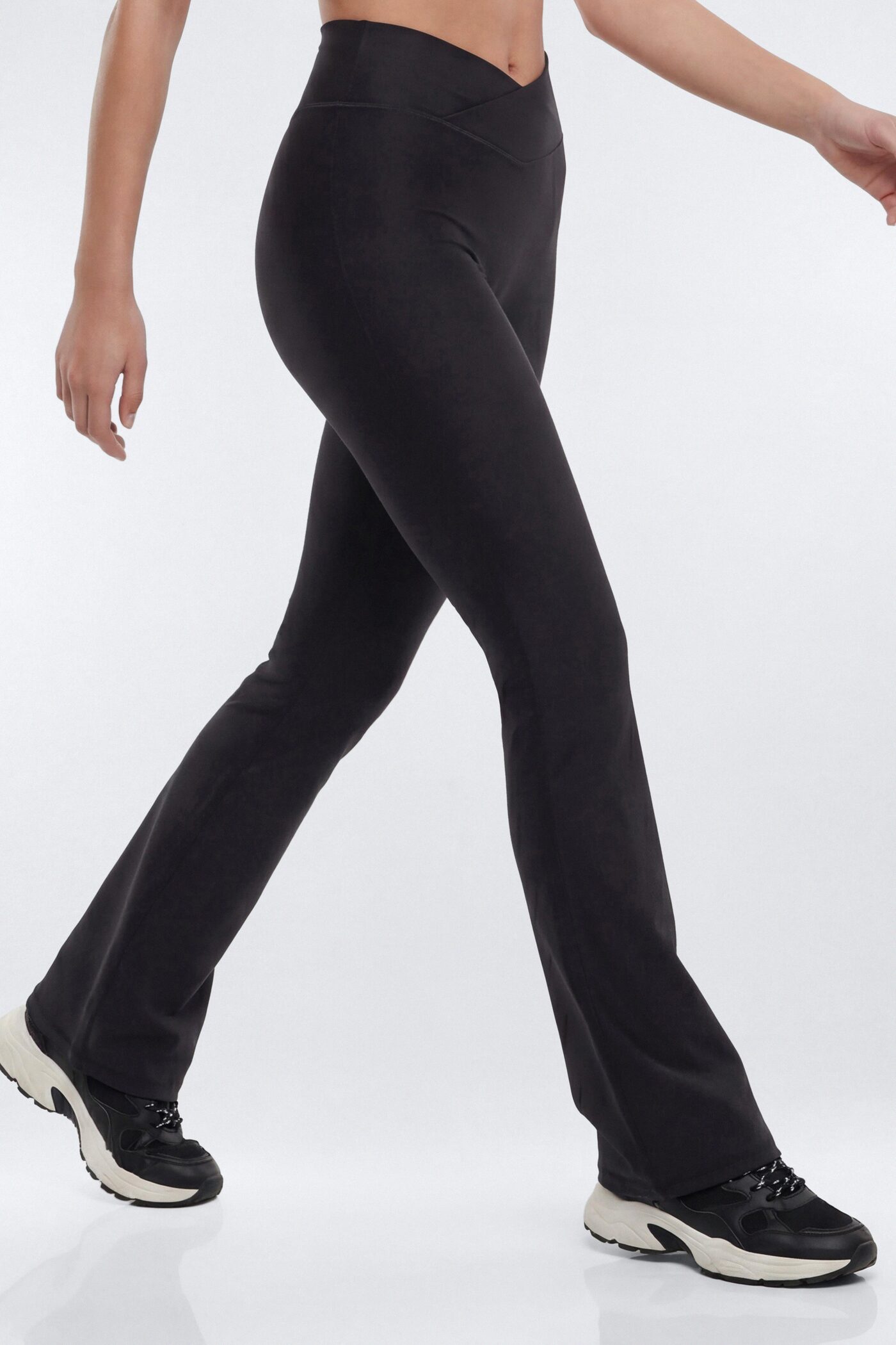 AirSculpt™ 32″ Cross Front Mid Rise Flare Legging - Black