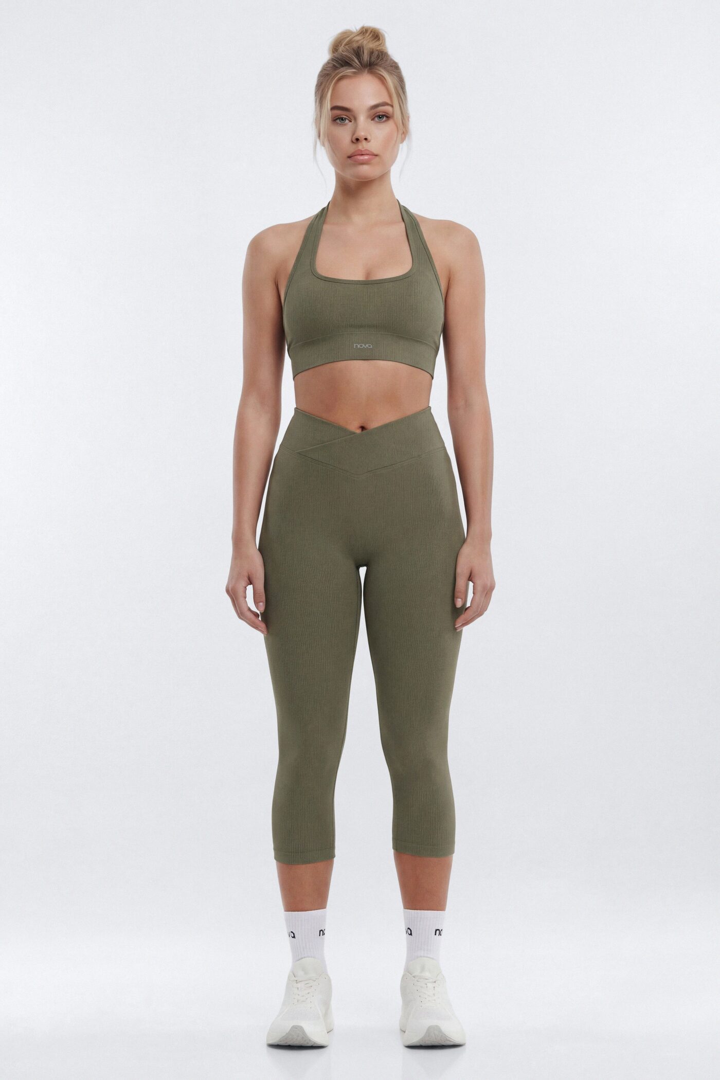 SeamlessLift™ 17″ Crossover Capri Legging - Moss