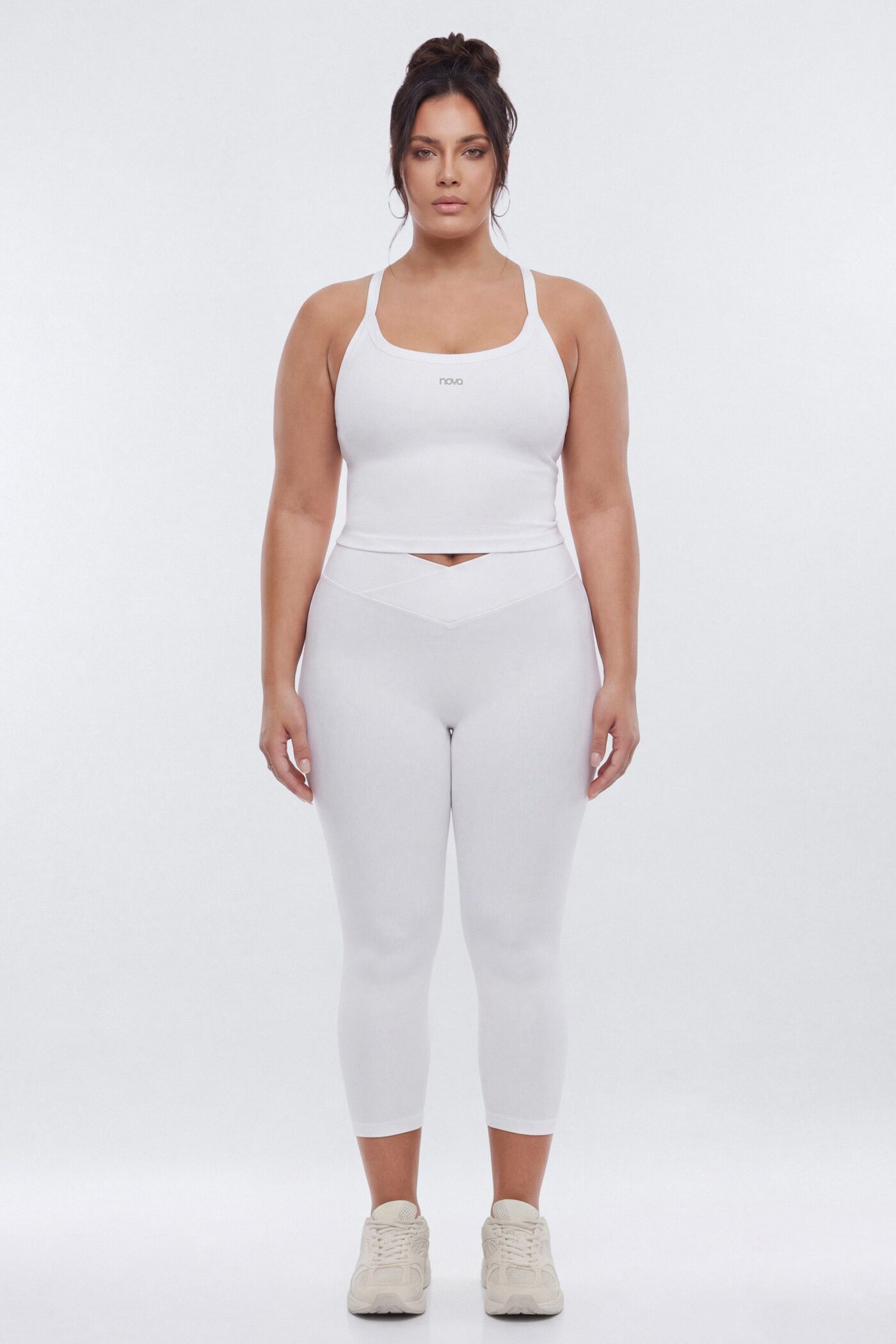 SeamlessLift™ 17″ Crossover Capri Legging - Bright White