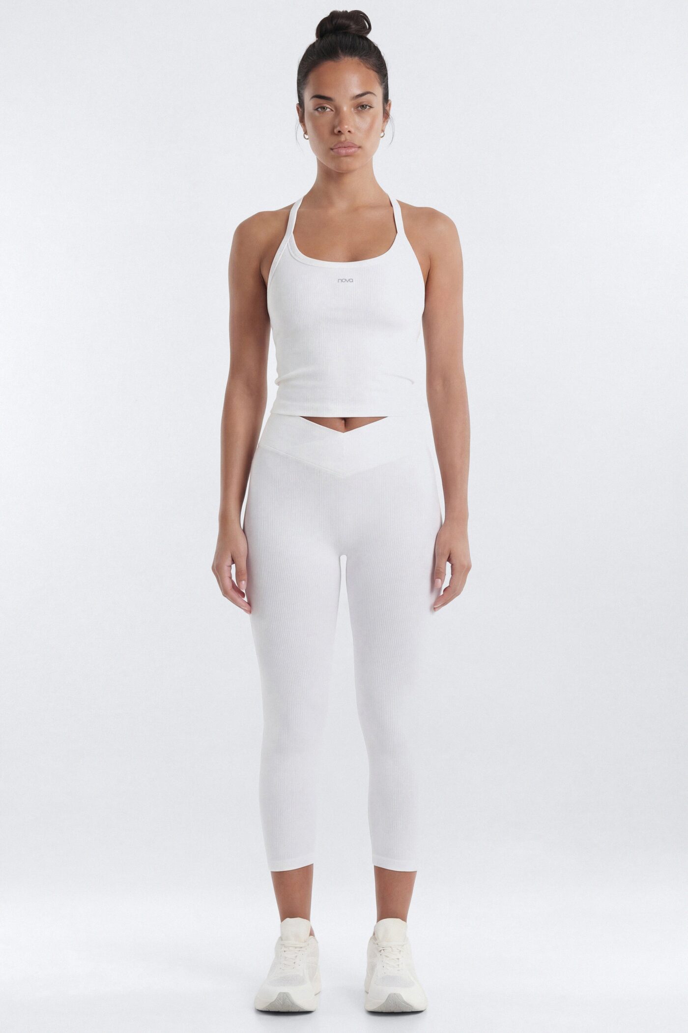 SeamlessLift™ 17″ Crossover Capri Legging - Bright White