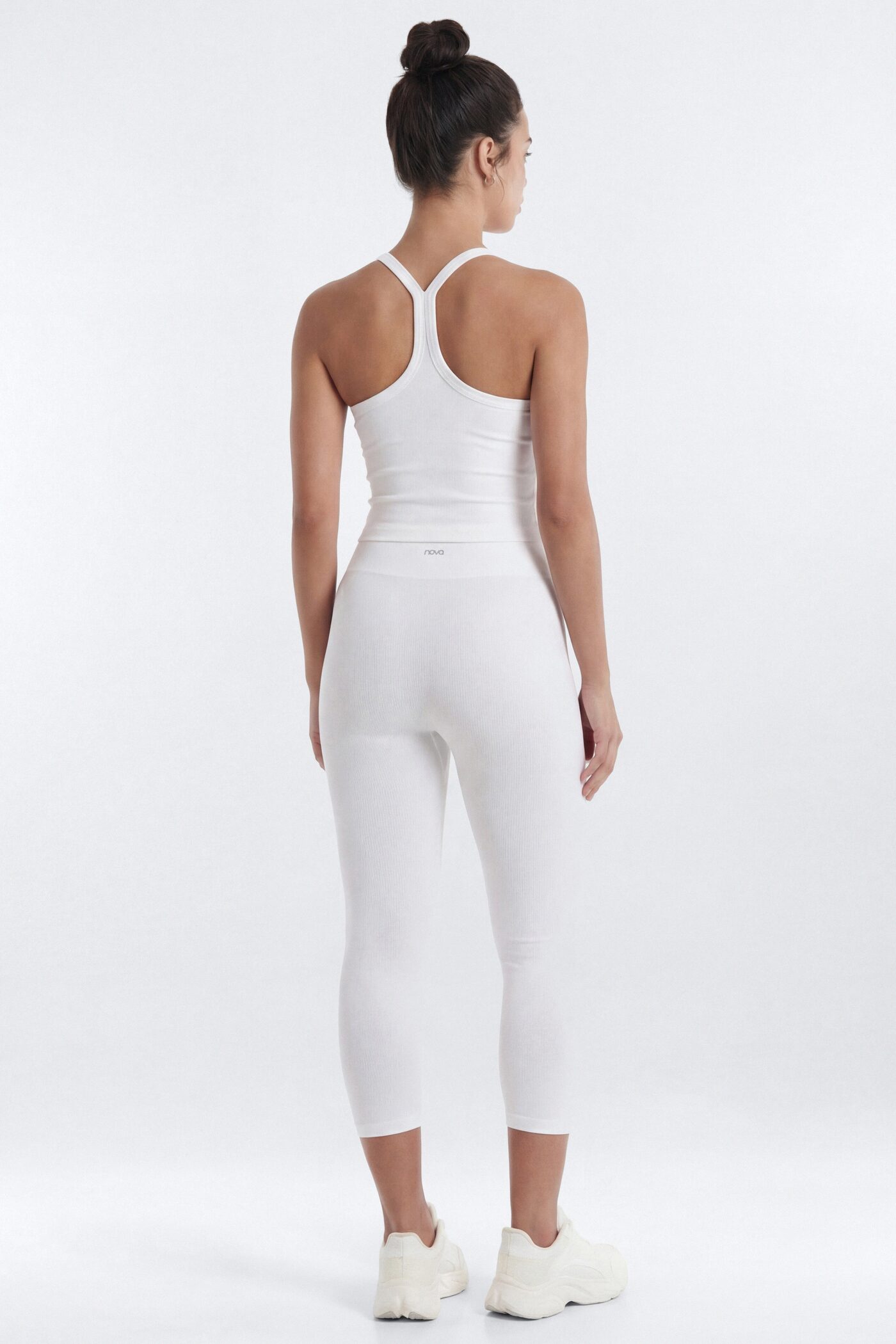 SeamlessLift™ 17″ Crossover Capri Legging - Bright White