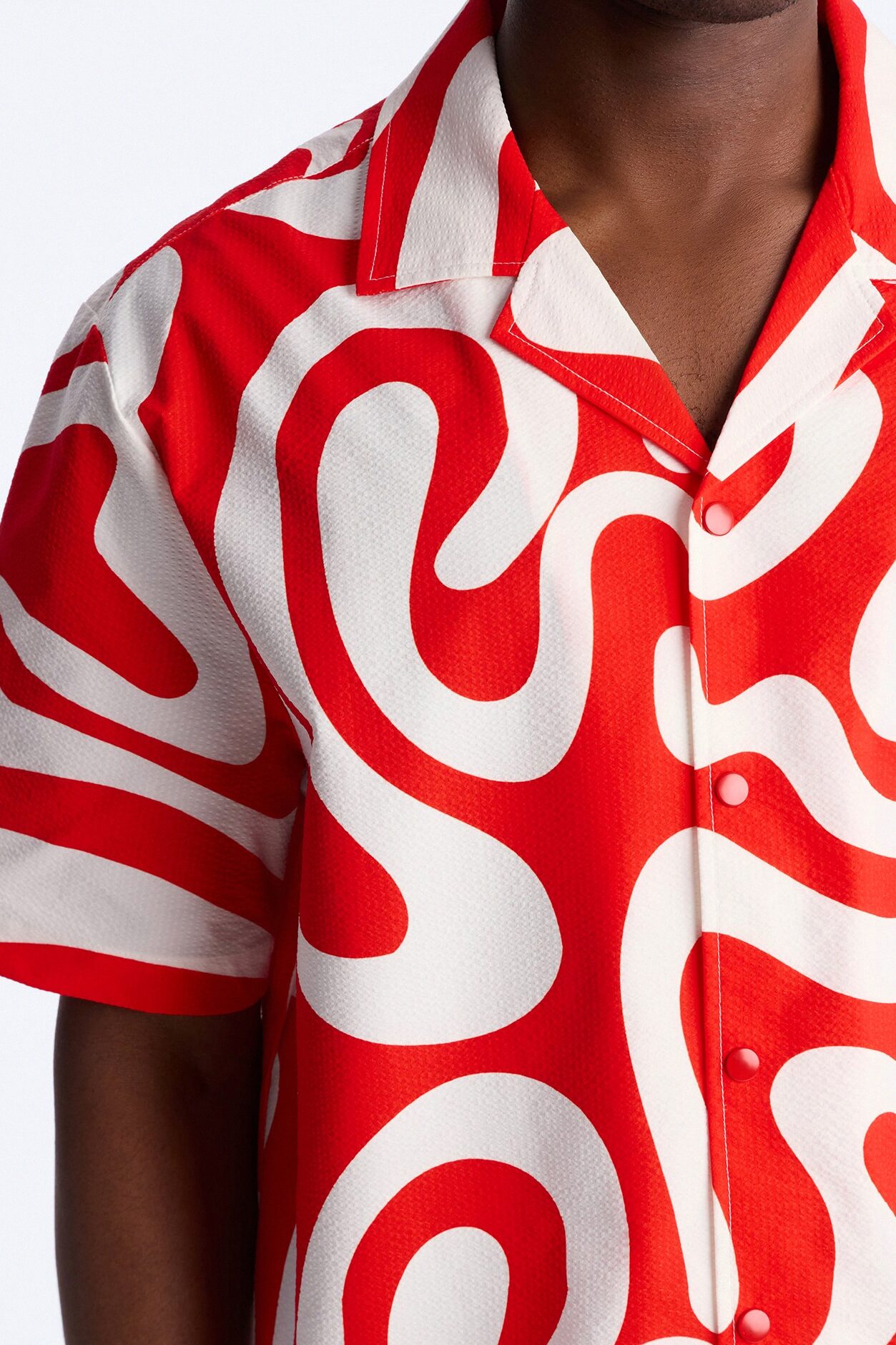 Relaxed Groovy Abstract Printed Seersucker Cuban Collar Button Up Shirt - Red