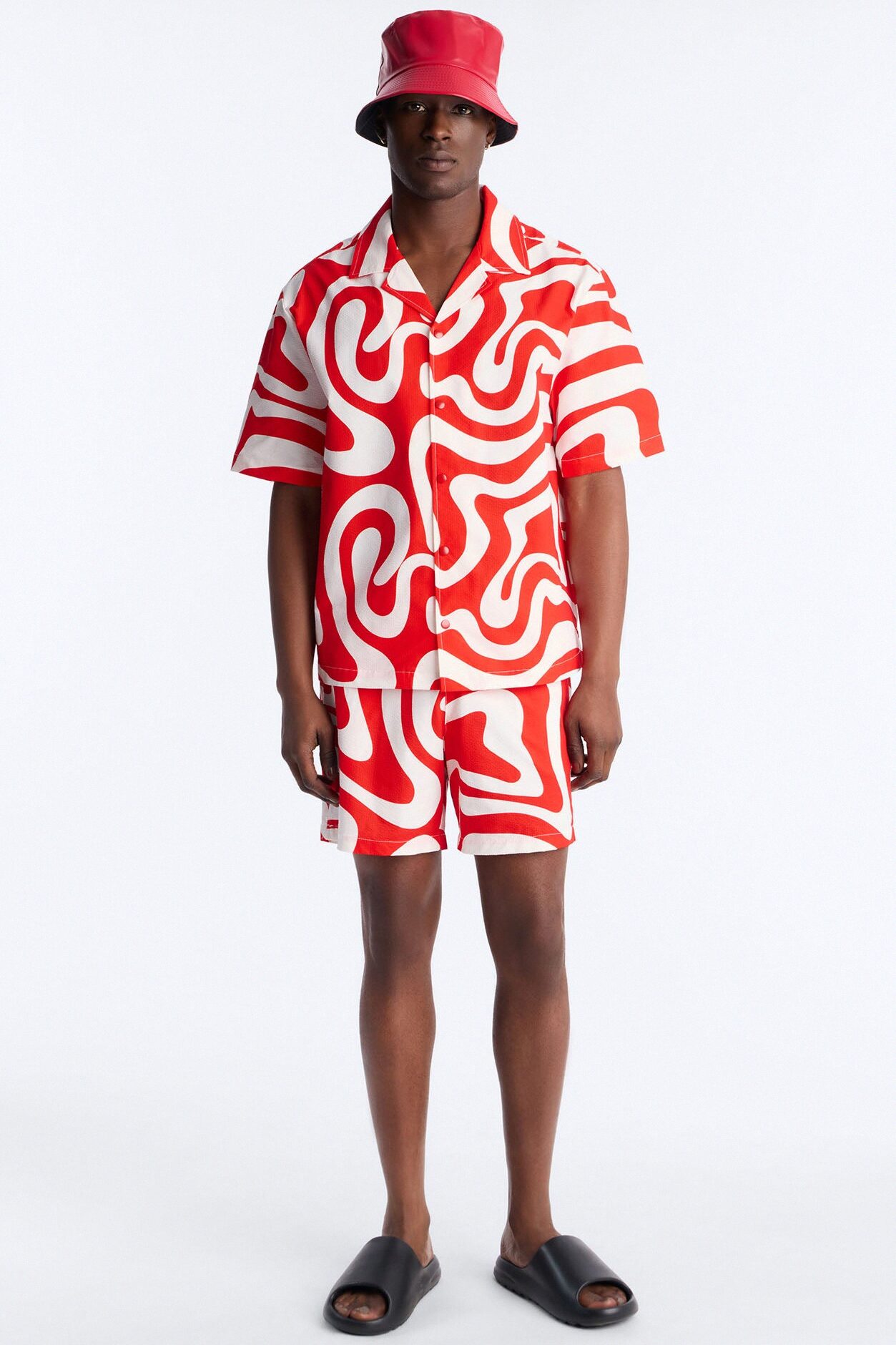 Groovy Abstract Printed Seersucker Swim Trunk 6″ - Red