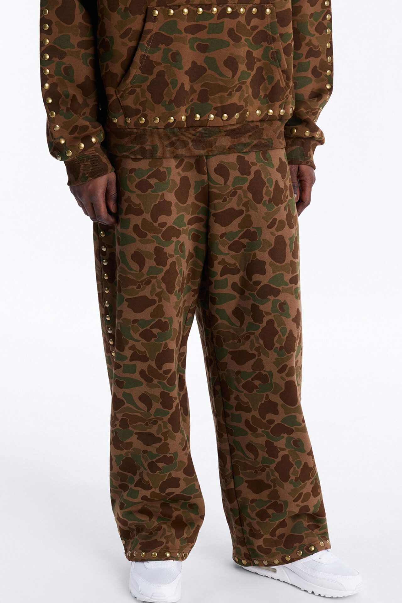 Baggy Frontline Studded Camo Sweatpants - Camouflage