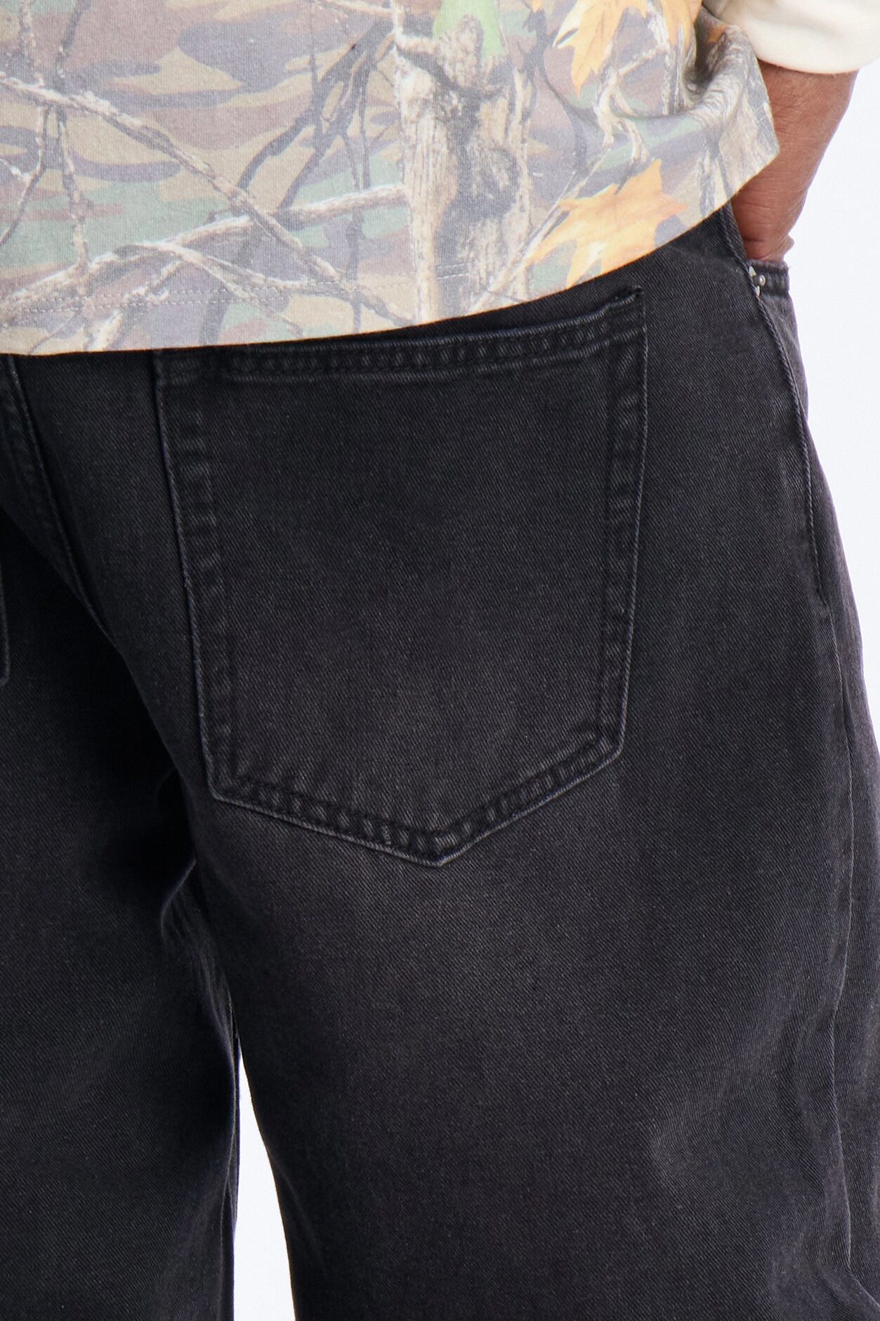 Essential Straight Rigid Jean - Black Wash