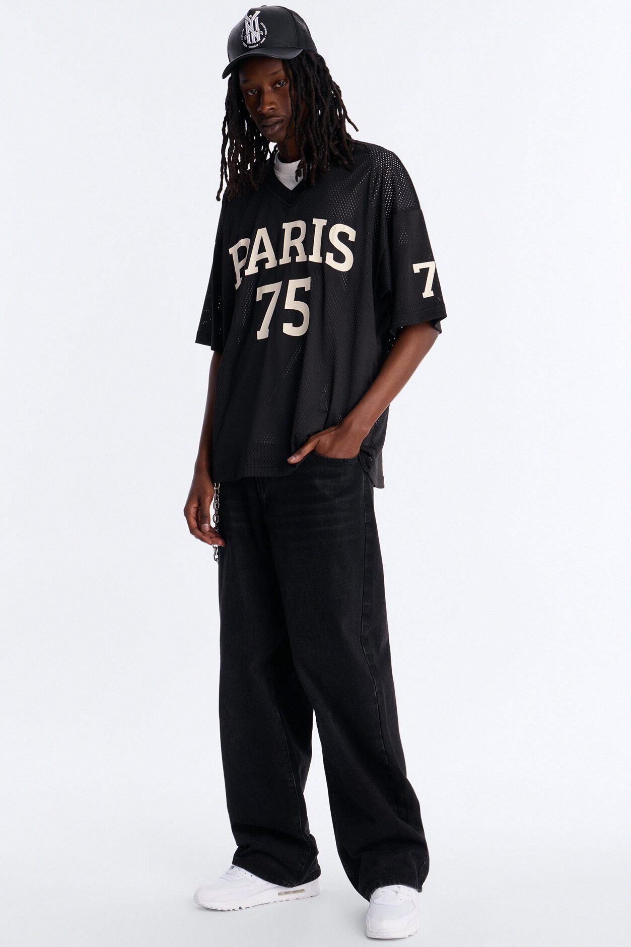 Jersey Fit Paris 75 V-Neck Shirt - Black