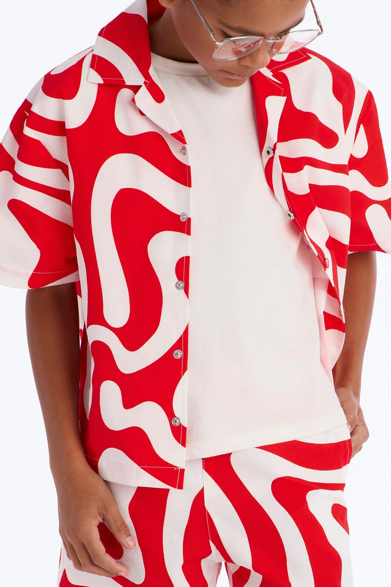 Mini Relaxed Groovy Abstract Printed Seersucker Cuban Collar Button Up Shirt - Red