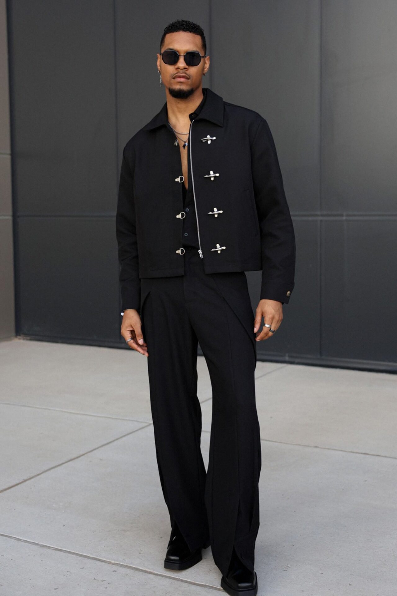 Relaxed Vie Clasp Closure Jacket - Black