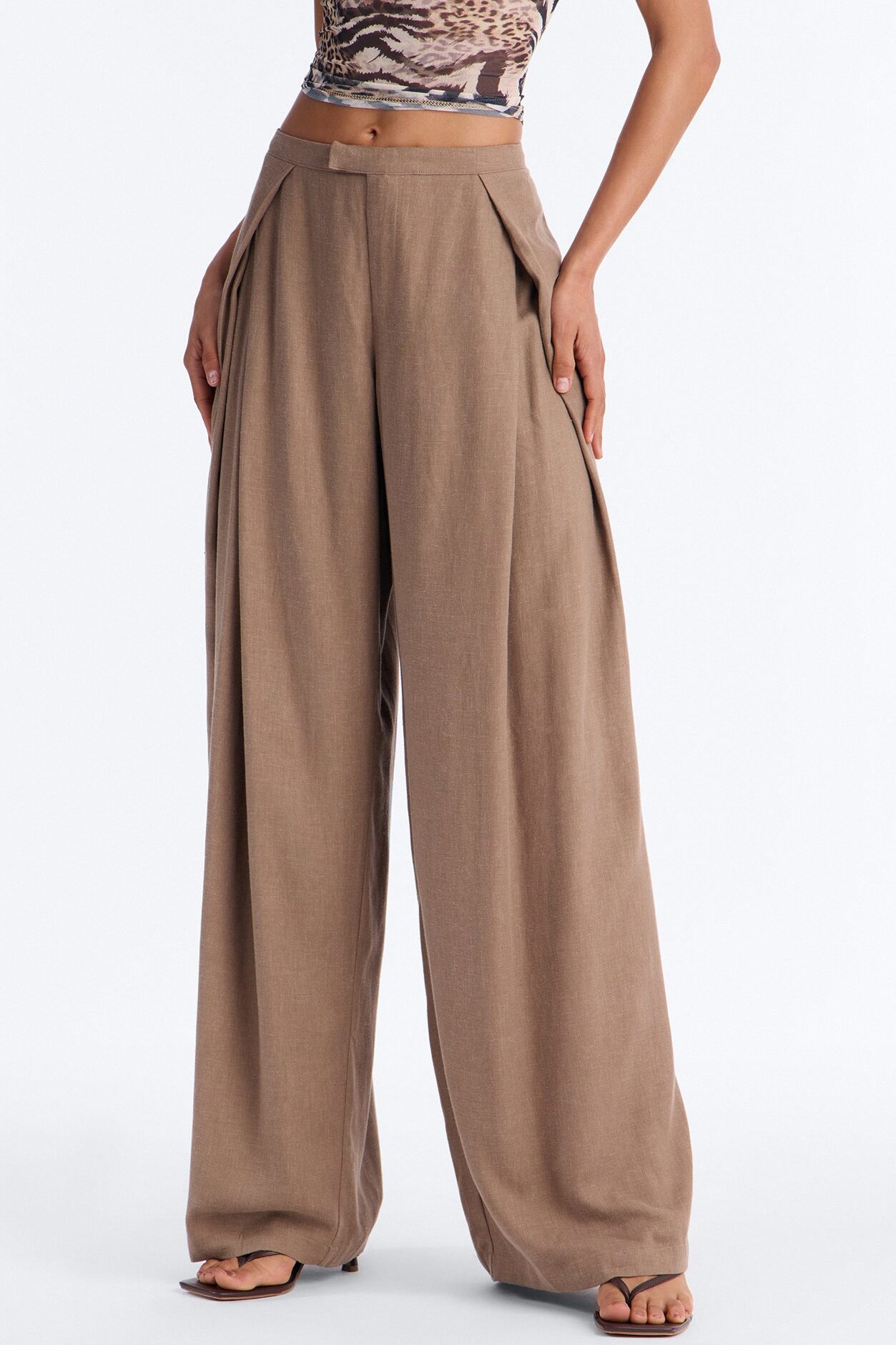 Gracie Low Rise Pleated Linen Wide Leg Trouser 33″ - Taupe