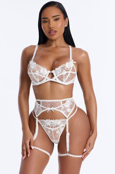 Do It For Love Mesh 3 Piece Bra And Panty Garter Set - White