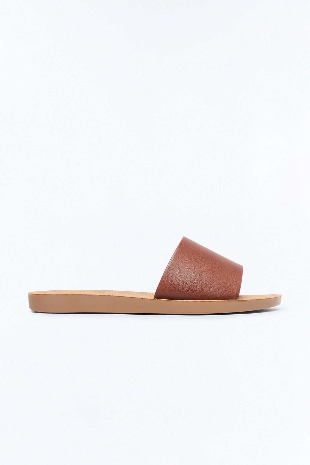 Janie Flat Sandals - Brown