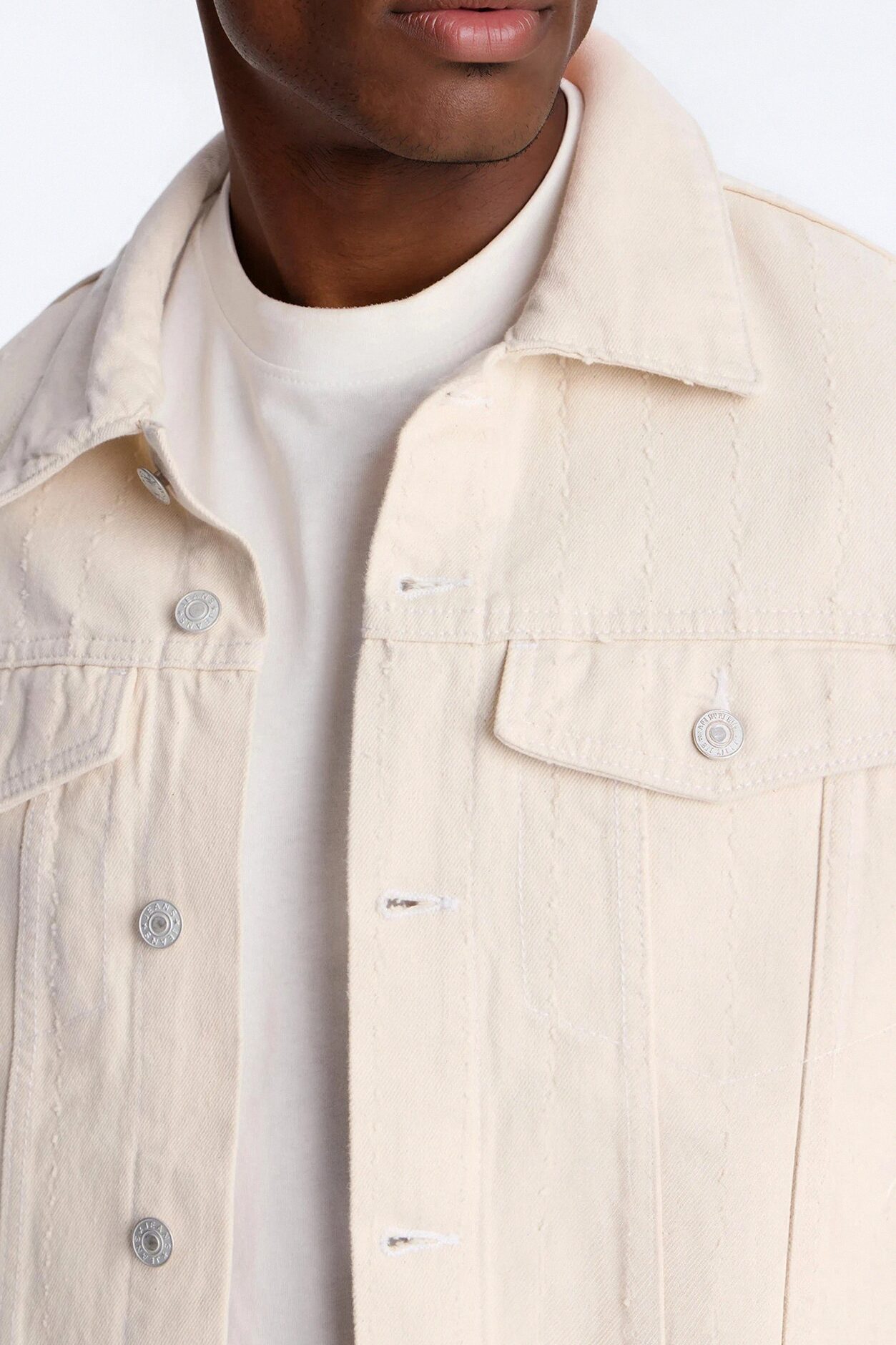 Cropped Feeling Edgy Denim Jacket - Cream