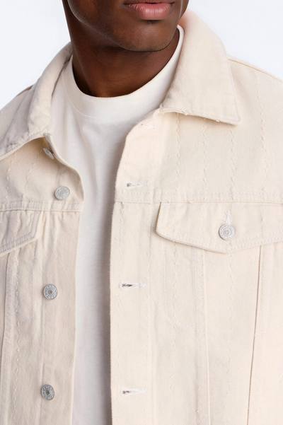 Cropped Feeling Edgy Denim Jacket - Cream