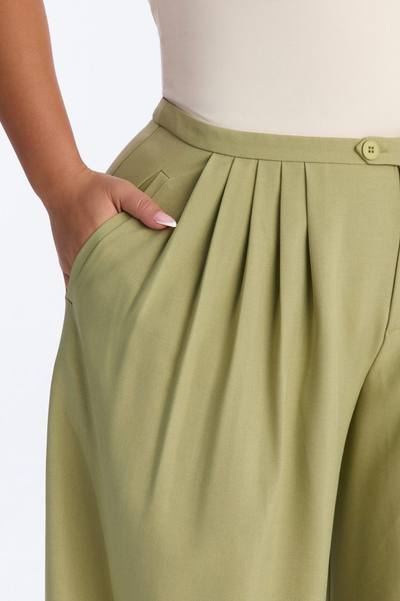 Power Moves Daily Pleated Low Rise Trouser 33″ - Green