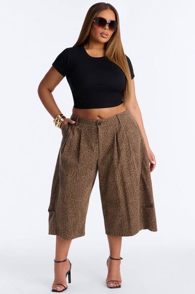 Zoey Low Rise Barrel Leopard Bermuda Short - Leopard