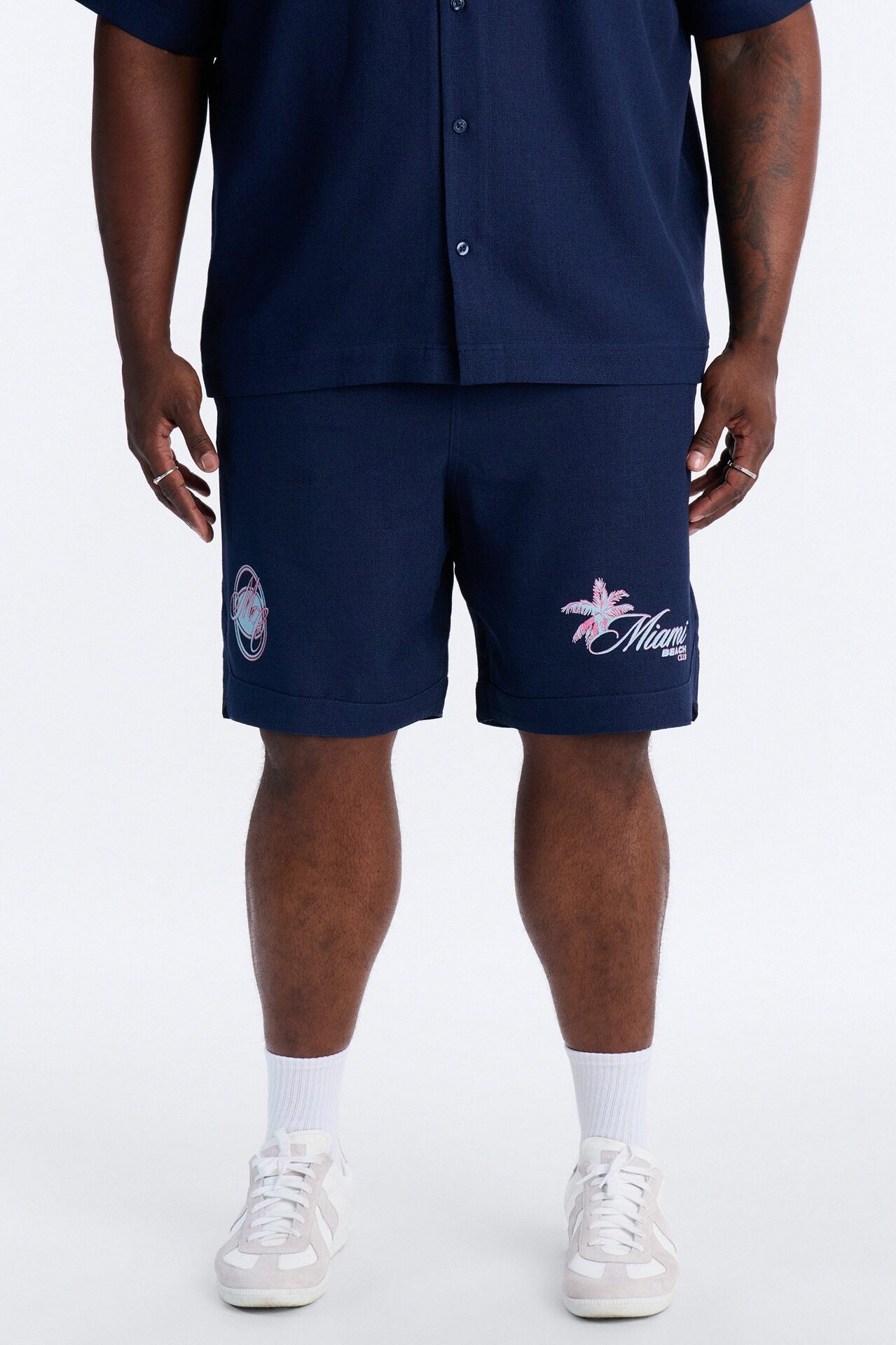 Relaxed Miami Beach Club Short - Navy
