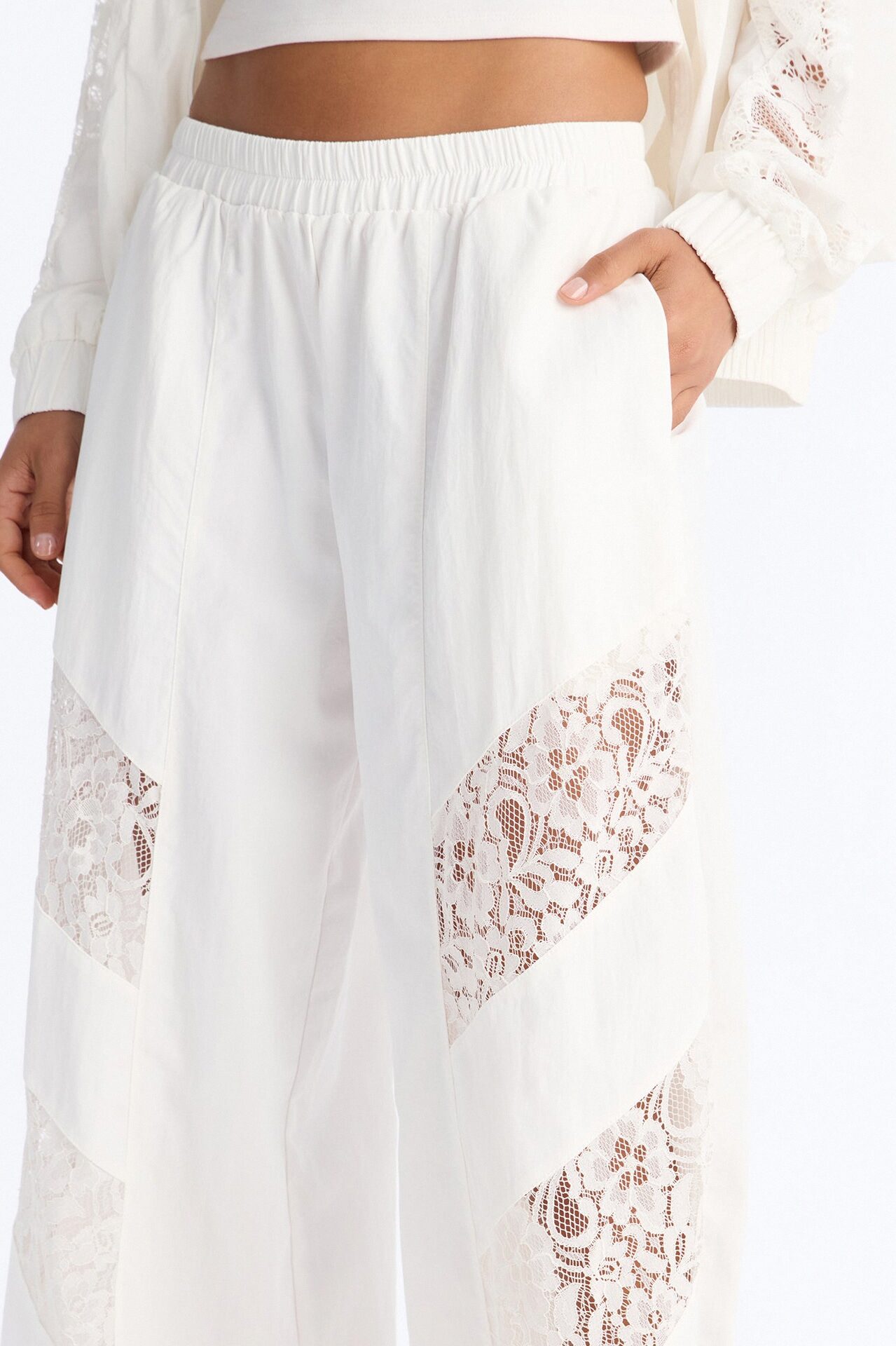 Sweet Addiction Lace Trim Windbreaker Pant - White