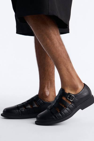 Faux Leather Closed Toe Fisherman Sandal - Black