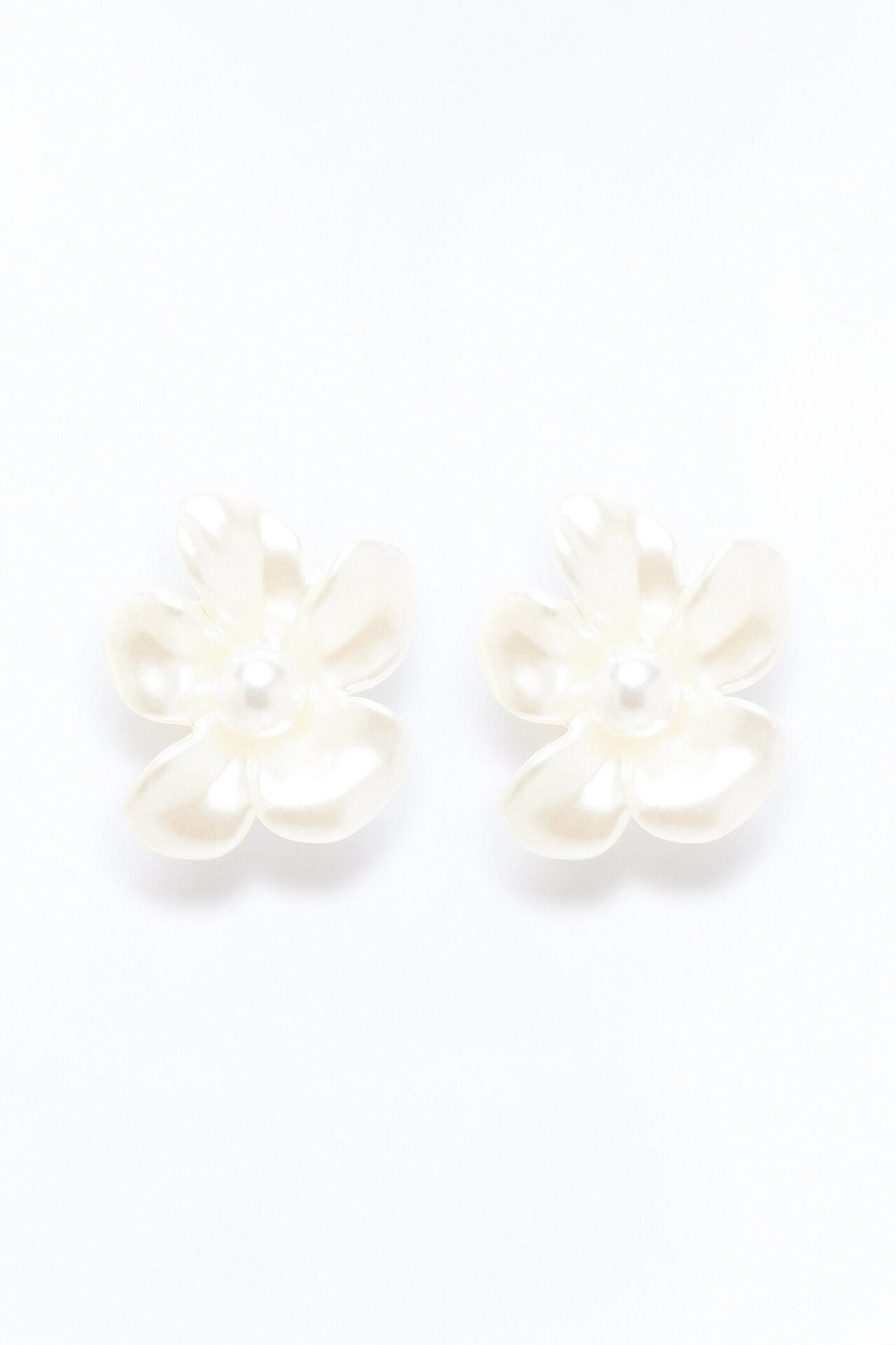 Petal Love Stud Earrings - White