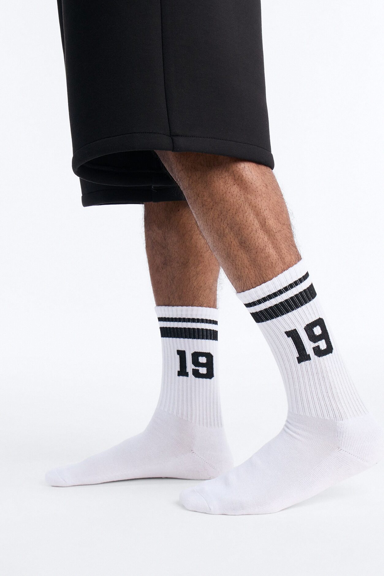 Varsity 19 Stripe Crew Socks - White