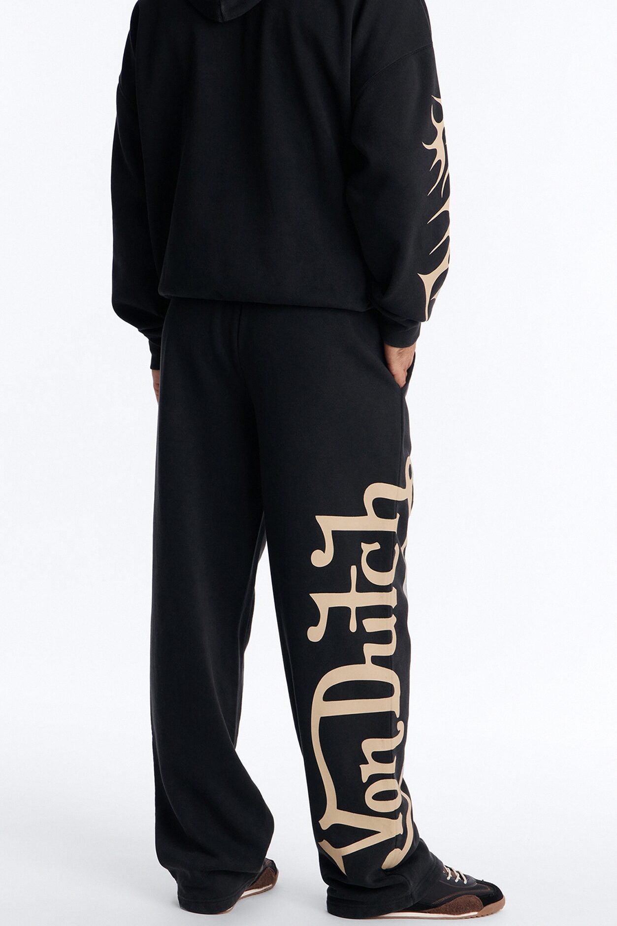 Von Dutch Embroidery Patches Wide Leg Sweatpant - Black Wash