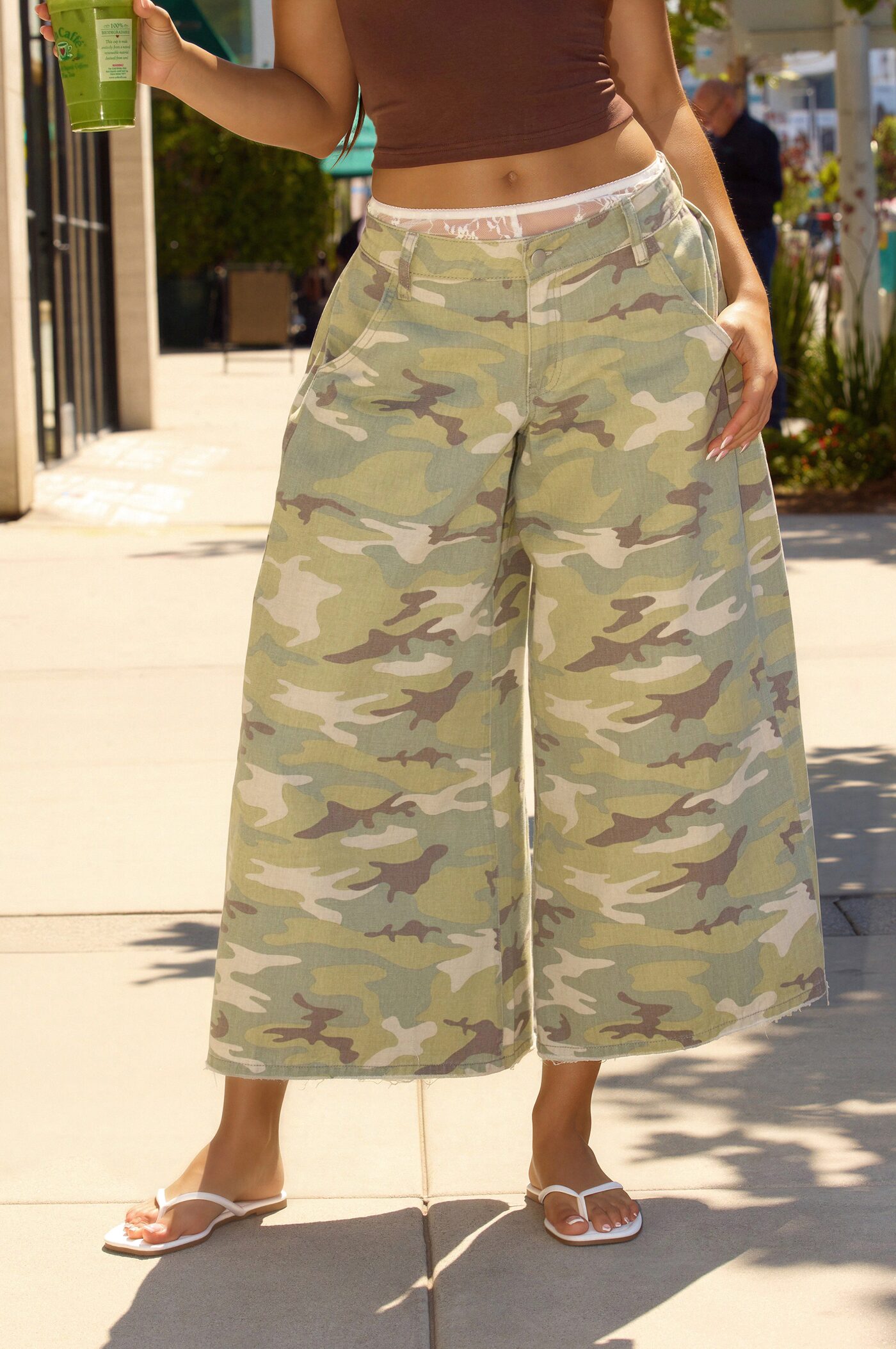 Clover Low Rise Cropped Camo Wide Leg Pant - Camouflage