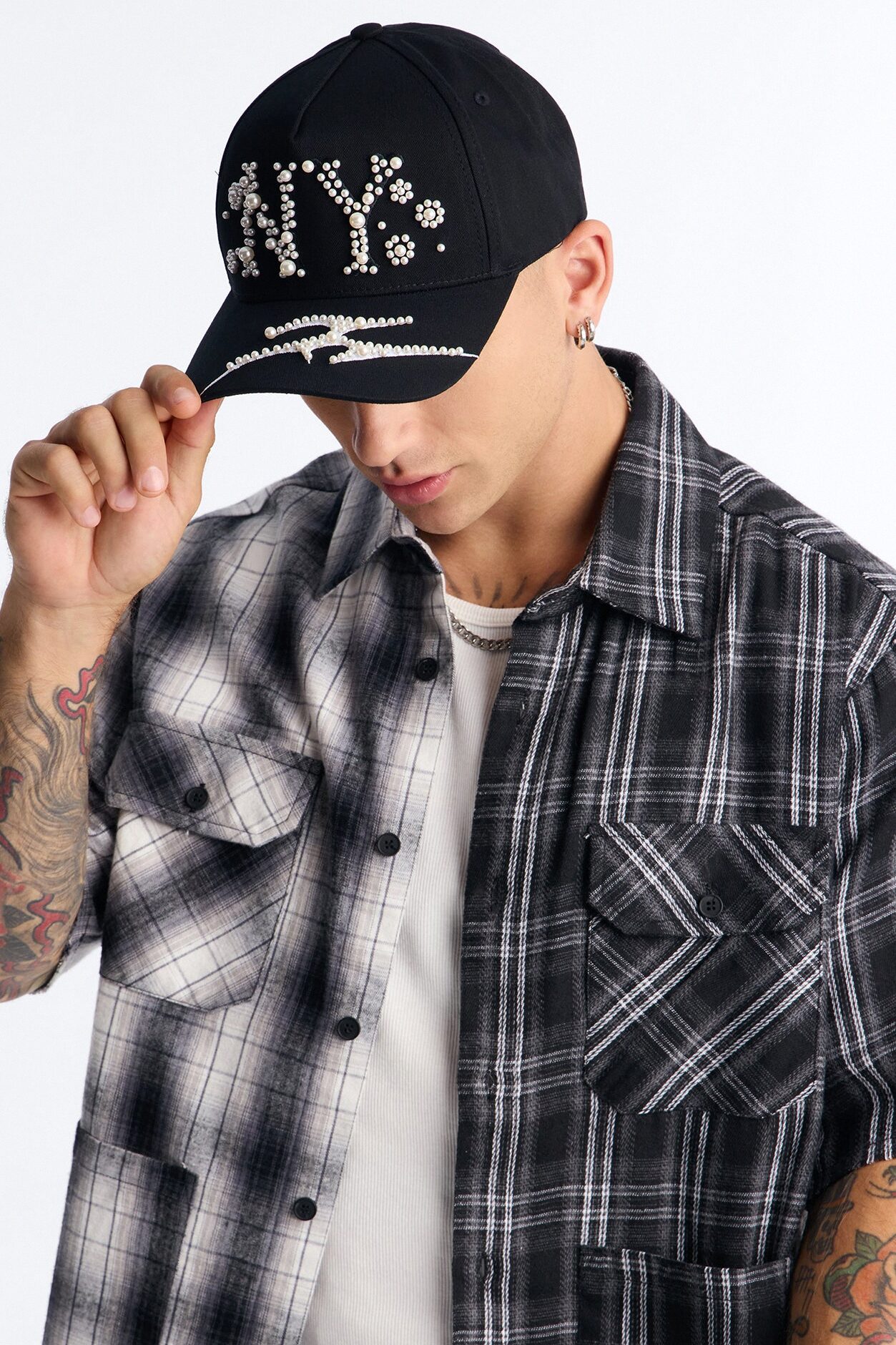 NY Pearls Faux Suede Brim Snapback Hat - Black