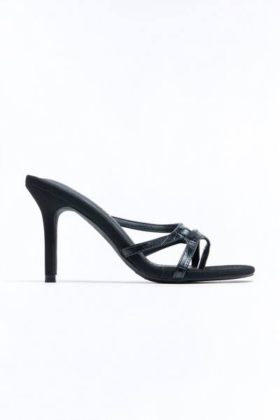 Never Complicate Stiletto Thong Heels - Black