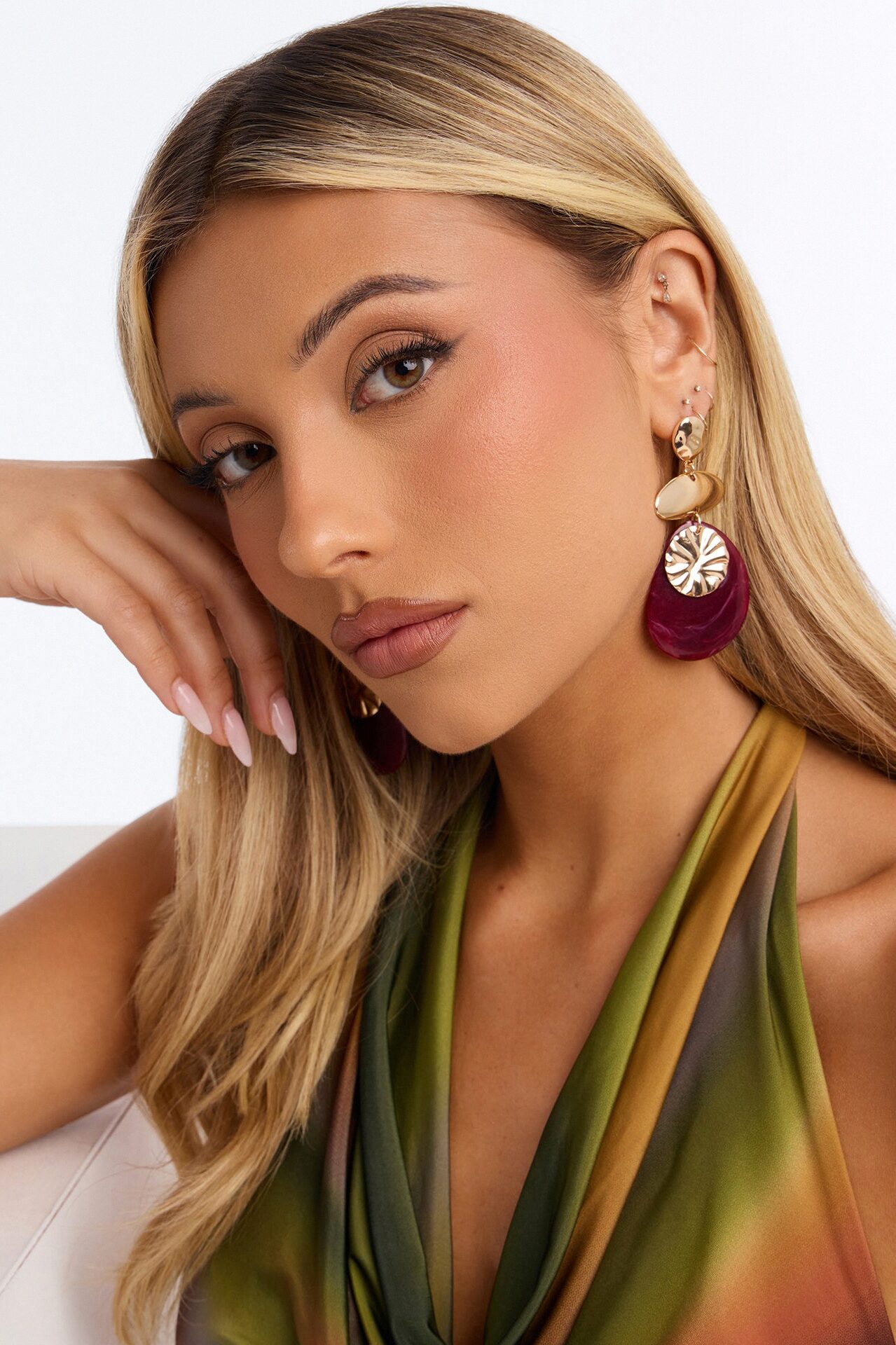 Aura Shine Acrylic Earrings - Gold/Red