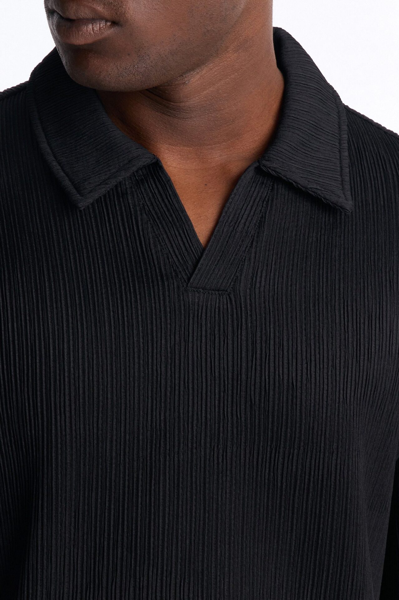 Pure Form Plisse Johnny Collar Polo - Black
