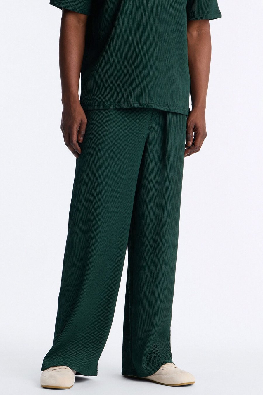 Pure Form Plisse Baggy Pant - Green