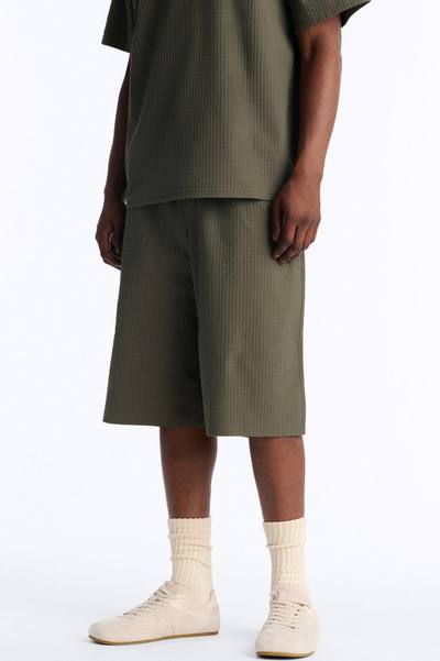 Terrance Textured Relaxed Short - Olive