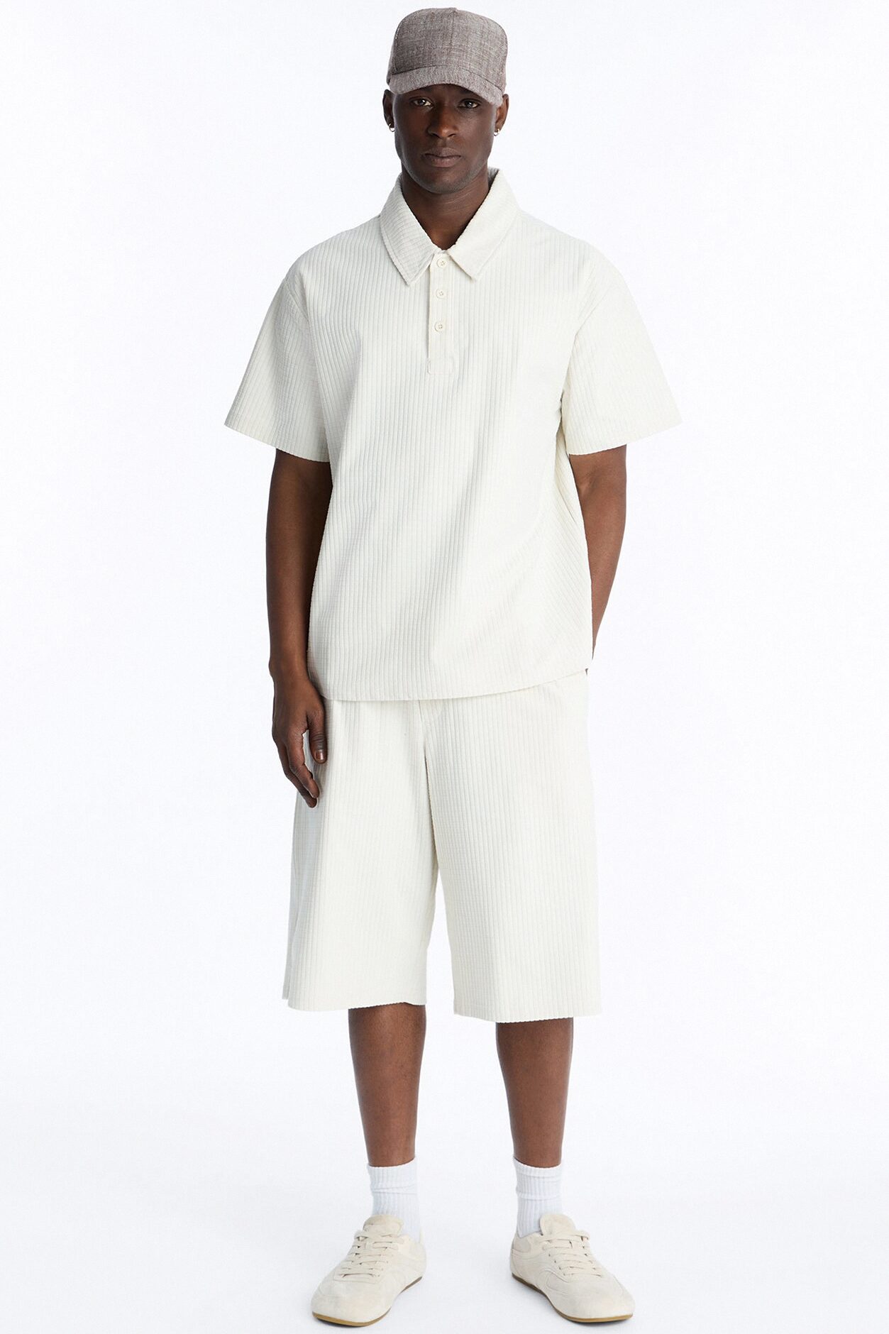 Terrance Textured Relaxed Short - Cream